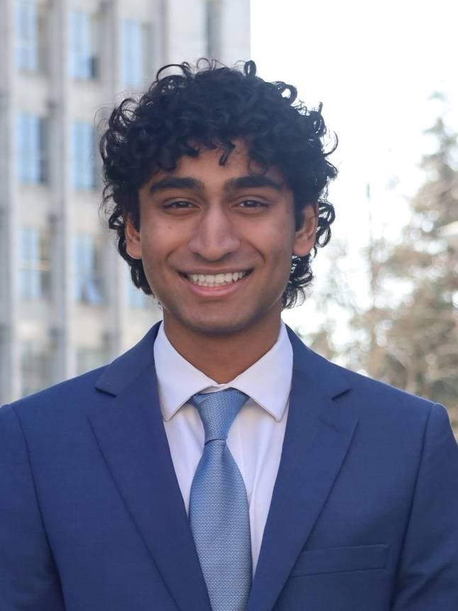 Aaron Ratnavel headshot